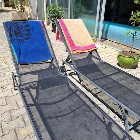 Maison Avec Piscine Couverte Dom wakacyjny Saint-Laurent-du-Pape